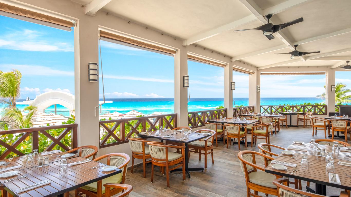 Wyndham Alltra Cancun Resort